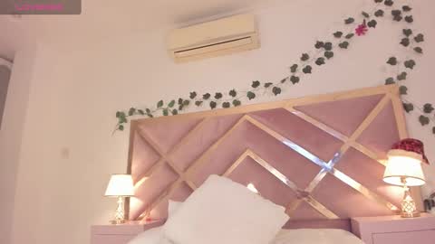 Snapshot of sofia_diiaz_ chatting on 12.13.24 online show from 12.13.24