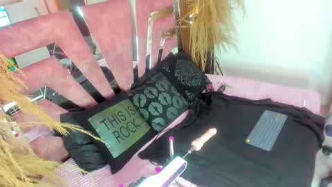 sofia gutierrez   online show from 02.17.25