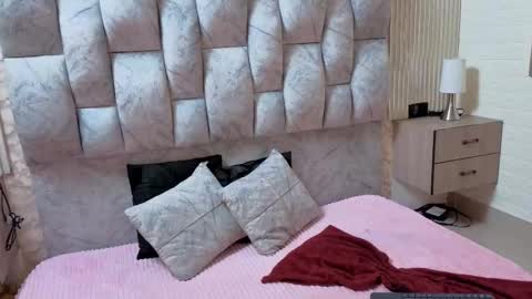 sofia gutierrez   online show from 01.15.26