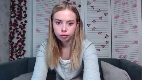 Sofia here online show from 11.21.25