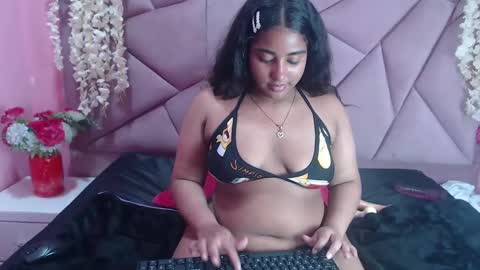 Snapshot of sofia_hernandeez_ chatting on 01.12.25 Sofi online show from 01.12.25