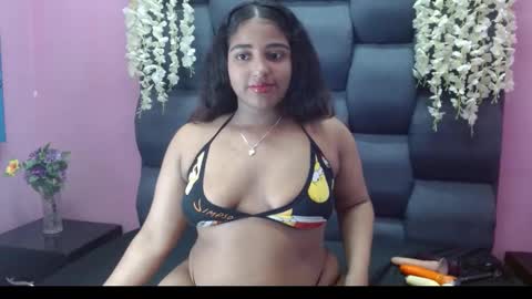 Snapshot of sofia_hernandeez_ chatting on 02.04.25 Sofi online show from 02.04.25