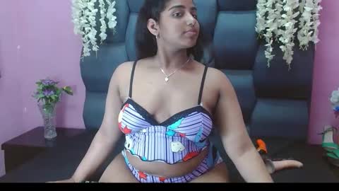 Snapshot of sofia_hernandeez_ chatting on 02.05.25 Sofi online show from 02.05.25