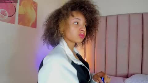 S O F I A  online show from 03.21.26