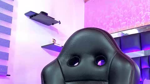 Snapshot of sofia_martinn chatting on 10.17.25 Sofia online show from 10.17.25