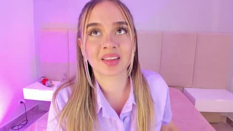 Snapshot of sofia_pamela chatting on 12.24.24 SOFIA PAMELA online show from 12.24.24