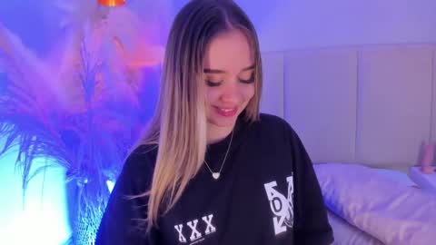 Snapshot of sofia_pamela chatting on 03.11.25 SOFIA PAMELA online show from 03.11.25