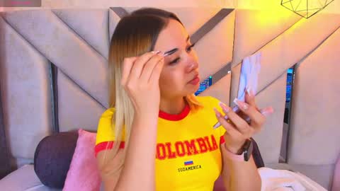 Snapshot of sofia_pamela_ chatting on 06.05.26 online show from 06.05.26