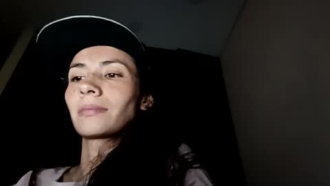 Snapshot of sofia_resiliente chatting on 11.06.25 SOFIA online show from 11.06.25