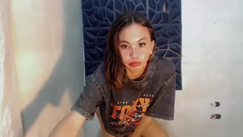 sofia_sweetheart18 online show from 10.25.25