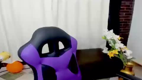 Snapshot of sofiaa_latiin chatting on 02.15.25 sofia online show from 02.15.25