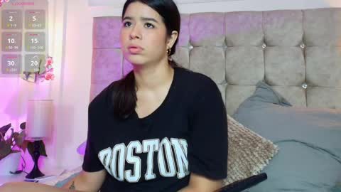 Snapshot of sofiabuitrago chatting on 05.13.26 sofi online show from 05.13.26