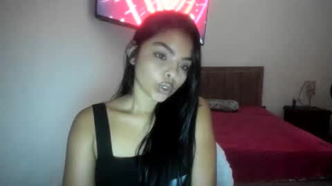 Snapshot of sofiacandy17 chatting on 10.21.25 Danna Sofia online show from 10.21.25