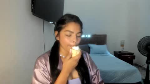 Snapshot of sofiacandy17 chatting on 10.23.25 Danna Sofia online show from 10.23.25
