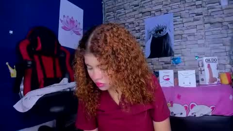 Snapshot of sofiacastillo01 chatting on 01.27.25 sofiacastillo01 online show from 01.27.25