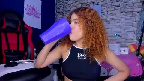 Snapshot of sofiacastillo01 chatting on 01.28.25 sofiacastillo01 online show from 01.28.25