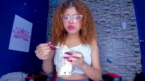 Snapshot of sofiacastillo01 chatting on 02.11.25 sofiacastillo01 online show from 02.11.25
