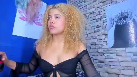 Snapshot of sofiacastillo01 chatting on 03.10.25 sofiacastillo01 online show from 03.10.25