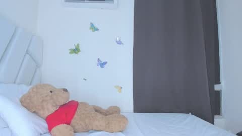 sofiacastillo01 online show from 03.25.26