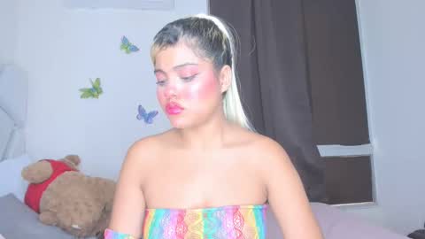 Snapshot of sofiacastillo01 chatting on 04.18.26 sofiacastillo01 online show from 04.18.26