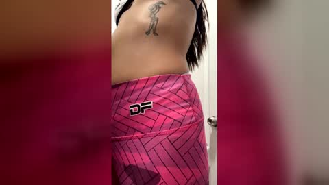 sofiacruz16 online show from 02.18.26