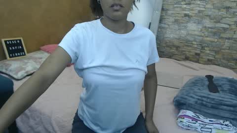 Snapshot of sofianena chatting on 02.25.25 love online show from 02.25.25