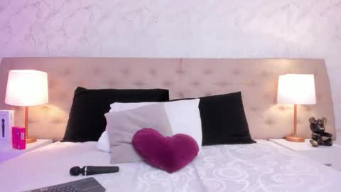 Snapshot of sofiareyees chatting on 04.17.26 SofiaReyees online show from 04.17.26