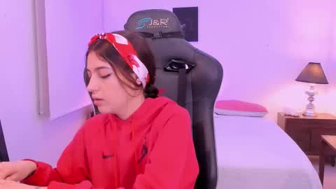 Sofia  Help me reach 5K followers  online show from 01.08.26