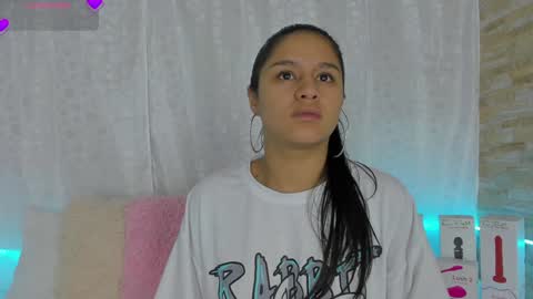 Snapshot of sofiaxmiller chatting on 02.26.25 Danna Sofia online show from 02.26.25