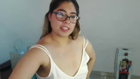 Snapshot of sofiazaf447769 chatting on 12.15.25 SOFIA online show from 12.15.25