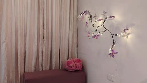 Sofi Bella online show from 04.01.26