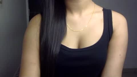 Snapshot of sofie_diva chatting on 02.04.25 divya online show from 02.04.25