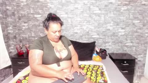 Snapshot of sofie_storm chatting on 01.14.25 Vicky online show from 01.14.25