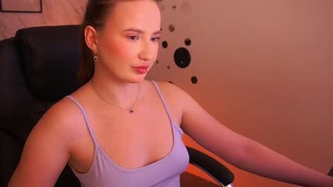 Snapshot of sofiebloom chatting on 06.11.26 Sofie online show from 06.11.26