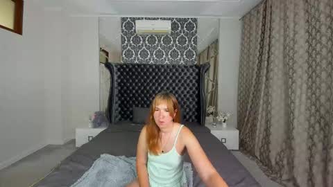 Snapshot of sofii_darling chatting on 10.06.25 sofii_darling online show from 10.06.25