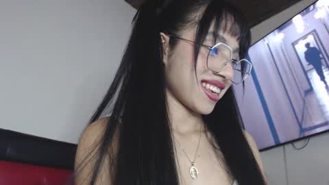 Snapshot of sofii_garcia chatting on 10.14.25 Mia online show from 10.14.25
