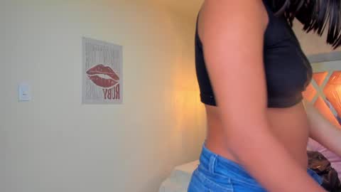 Snapshot of sofii_miller_ chatting on 01.22.25 online show from 01.22.25