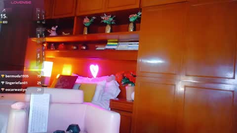 Sofa bonita  online show from 02.20.25