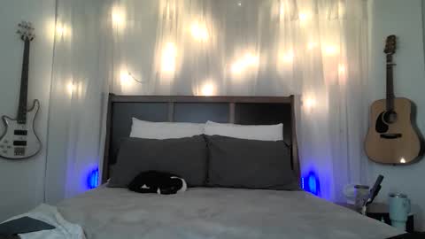 Sofi King online show from 04.02.26