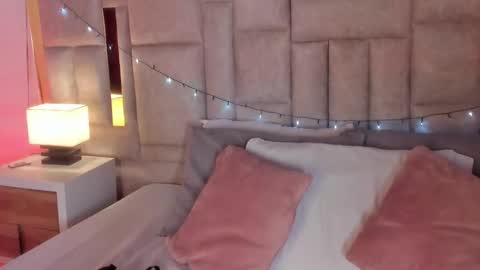 Snapshot of sofiscott_ chatting on 01.19.25 Sofia online show from 01.19.25