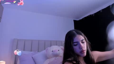 Snapshot of sofiscott_ chatting on 09.26.25 Sofia online show from 09.26.25