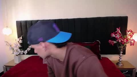 Snapshot of soft_attraction chatting on 11.08.25 Cam and Amy online show from 11.08.25