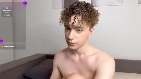 Snapshot of softcrave_ chatting on 03.14.26 Angel online show from 03.14.26