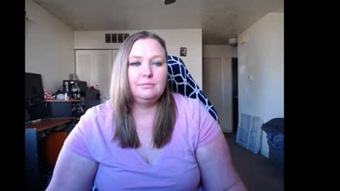 Snapshot of softerpeaches chatting on 12.30.24 Rose online show from 12.30.24