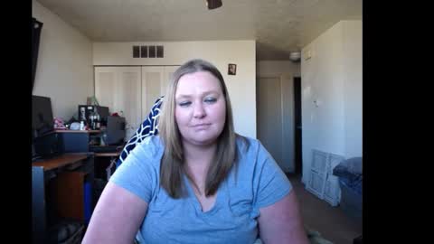 Snapshot of softerpeaches chatting on 12.31.24 Rose online show from 12.31.24