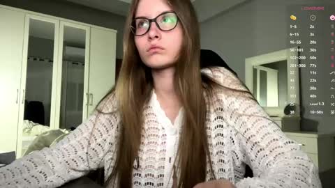Snapshot of softlygirl chatting on 03.22.26 softlygirl online show from 03.22.26