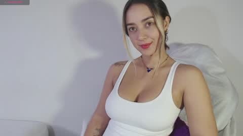 Snapshot of sol_rous chatting on 04.17.26 online show from 04.17.26