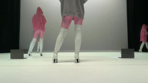 Snapshot of sola_3 chatting on 06.18.26 0La online show from 06.18.26