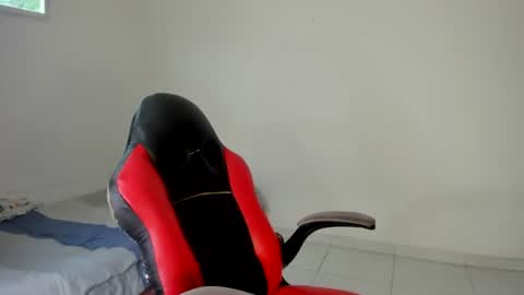Snapshot of solar_moonie chatting on 09.18.25 Moonie  online show from 09.18.25