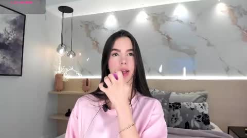 Snapshot of solavelar chatting on 06.21.26 Sol Avelar online show from 06.21.26